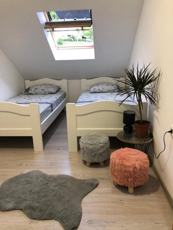 Peaceful Apartment Pluzine Luaran gambar