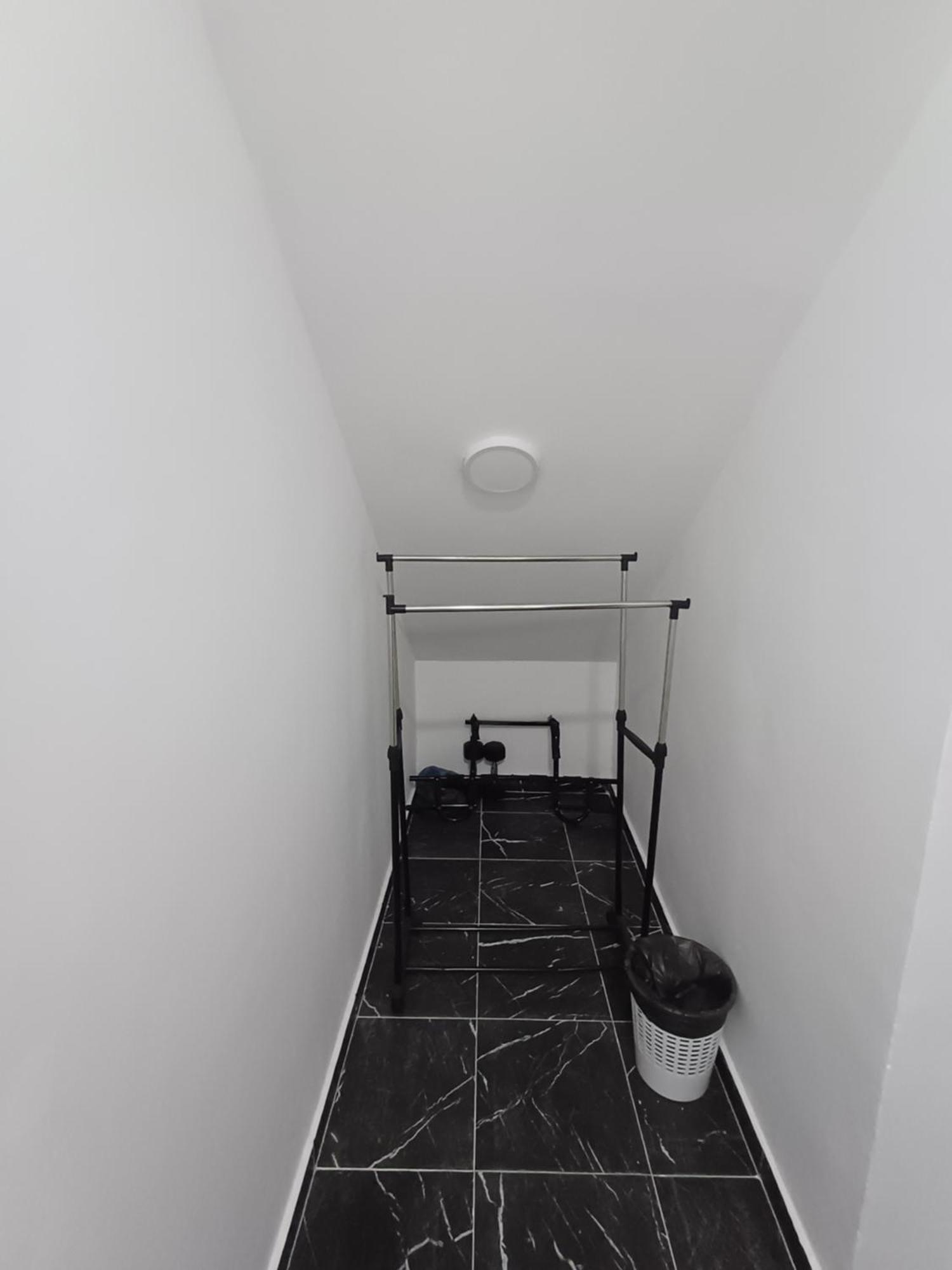 Peaceful Apartment Pluzine Luaran gambar